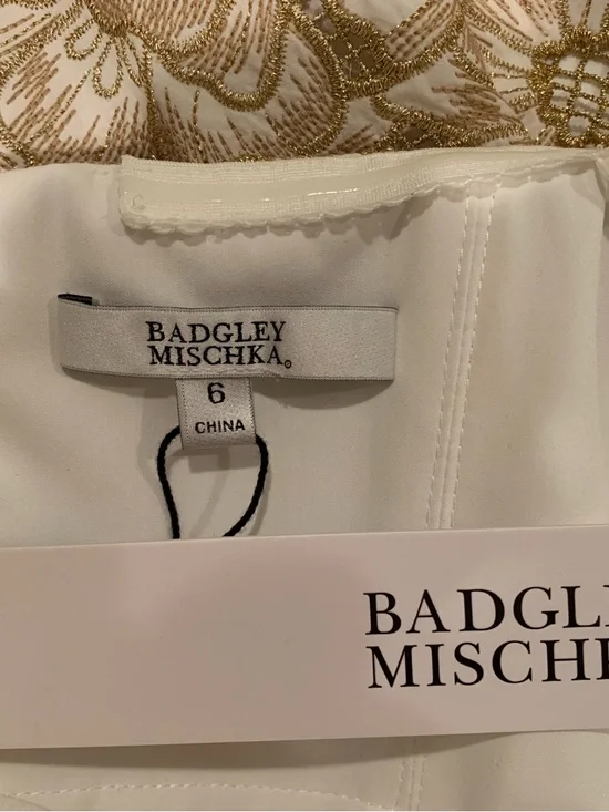 NWT- Badgley Mischka Strapless Gold & White Daisy Bow cocktail dress. Brand new! - Picture 9 of 10